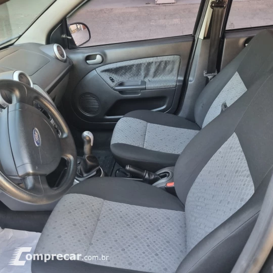 FIESTA 1.6 MPI Class Hatch 8V