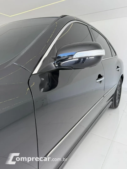 AZERA 3.3 MPFI GLS Sedan V6 24V