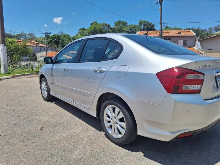 CITY 1.5 LX Sedan 16V