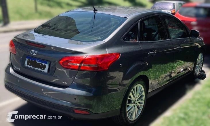 FOCUS 2.0 SE Fastback 16V