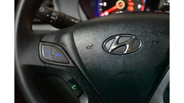 HB20S - 1.0 COMFORT PLUS 12V 4P MANUAL