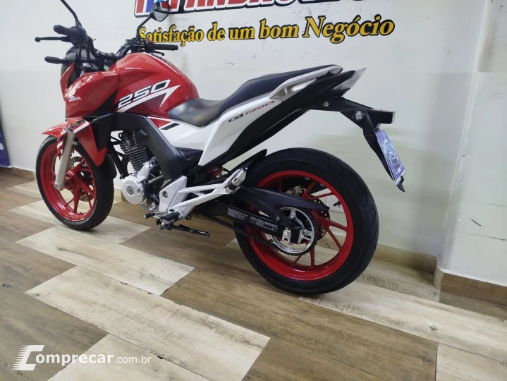 CB 250F Twister 250 cc