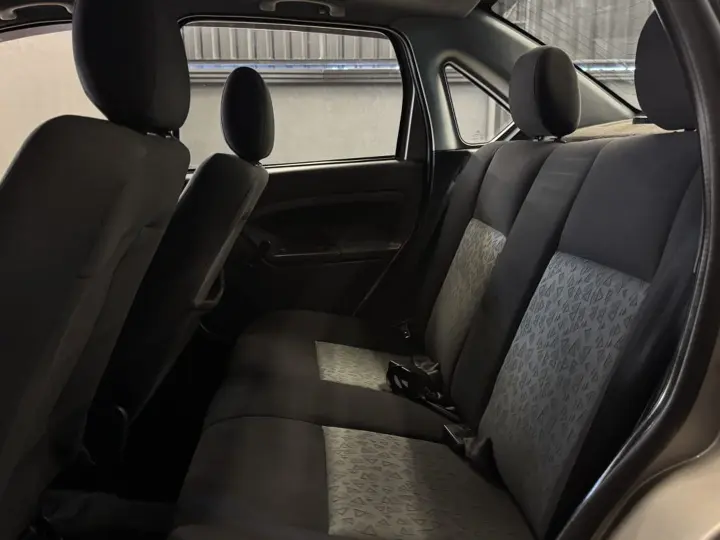 Fiesta 1.6 Rocam Sedan 8V Flex 4P Manual