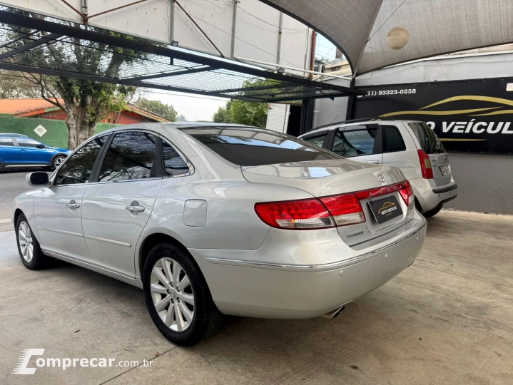 AZERA 3.3 MPFI GLS Sedan V6 24V