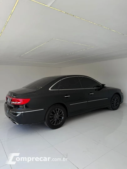 AZERA 3.3 MPFI GLS Sedan V6 24V