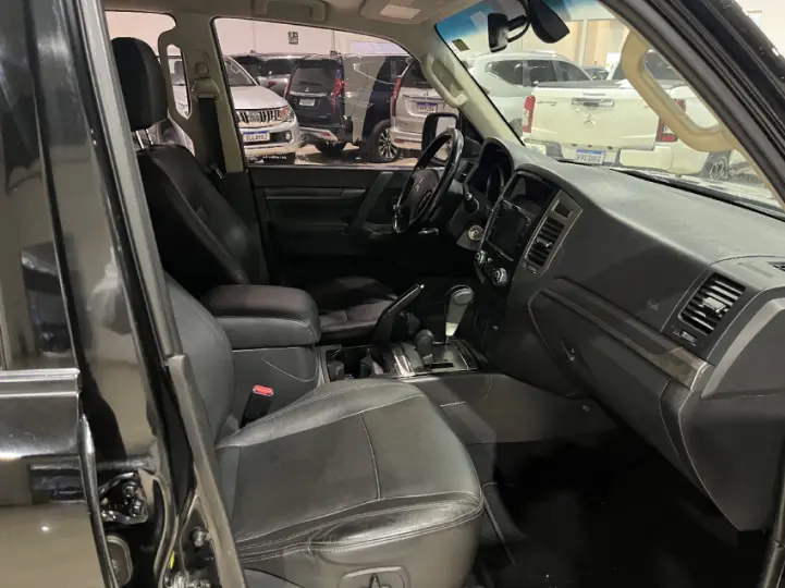 PAJERO 3.2 Full HPE 4X4 16V Turbo Intercooler