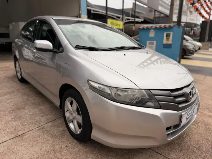 CITY Sedan LX 1.5 Flex 16V 4p Aut.