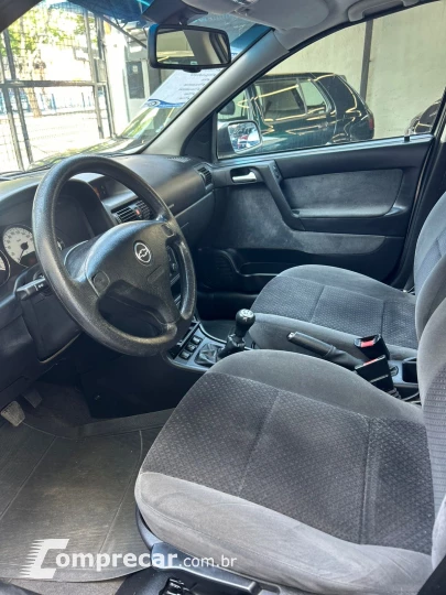 ASTRA 2.0 MPFI Elegance Sedan 8V