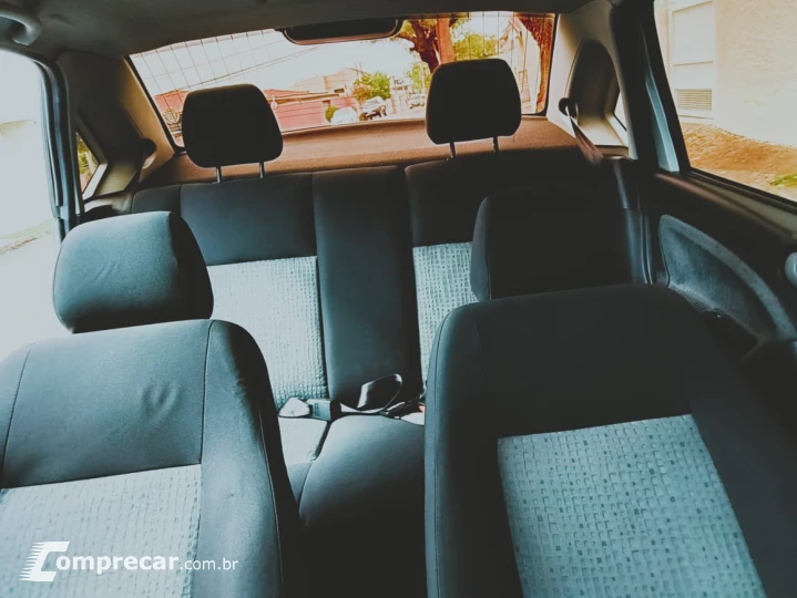 FIESTA 1.6 MPI Class Sedan 8V