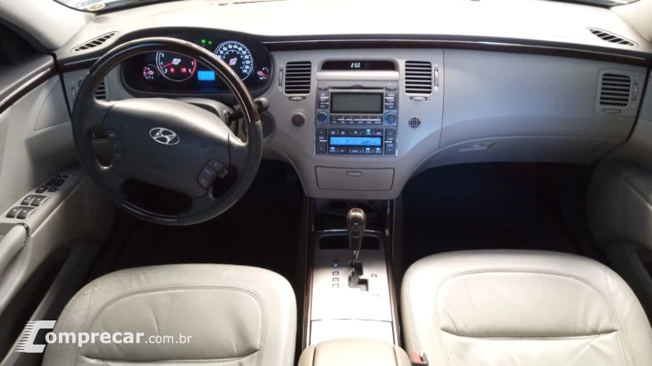 AZERA 3.3 MPFI GLS Sedan V6 24V