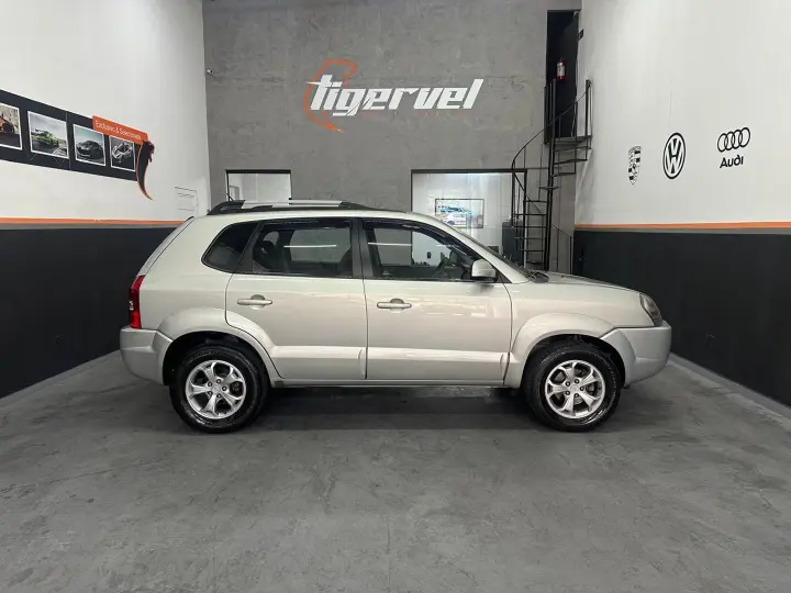 Tucson 2.0 Mpfi Gls 16V 143Cv 2Wd Gasolina 4P Automático
