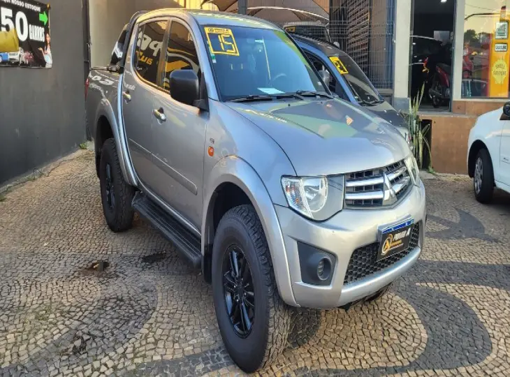 L200 Triton HLS 2.4 Flex 16V CD Mec.