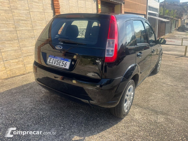 FIESTA 1.6 MPI Class Hatch 8V