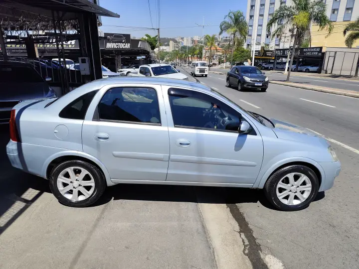 CORSA 1.4 MPFI Premium Sedan 8V