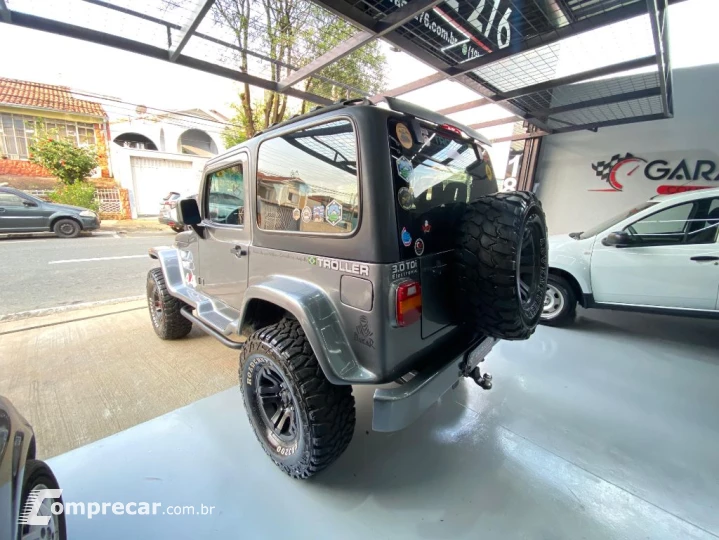 T-4 4x4 3.0 TB Int. Cap. Rígida Diesel