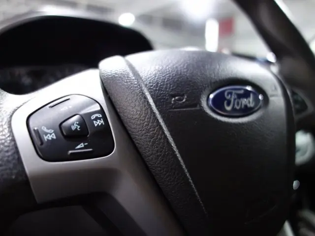 KA + - 1.5 TI-VCT SE PLUS SEDAN AUTOMÁTICO