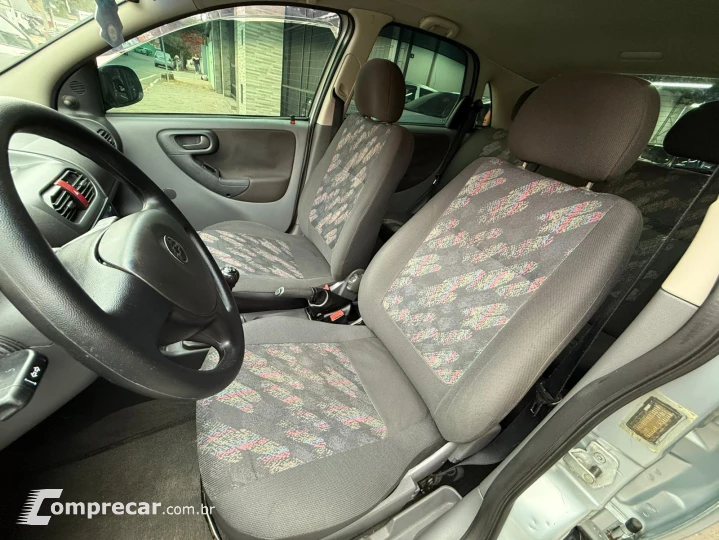 CORSA 1.8 MPFI Maxx 8V