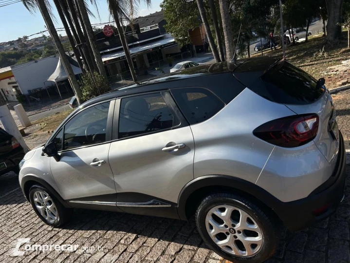 CAPTUR Life 1.6 16V Flex 5p Aut.