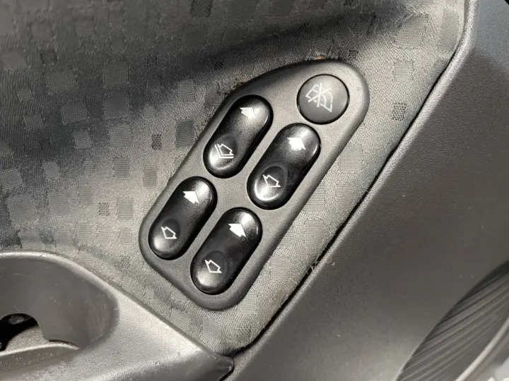 FIESTA 1.6 ROCAM SEDAN 8V FLEX 4P MANUAL