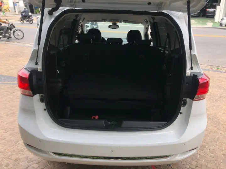 Spin 1.8 Premier 8V Flex 4P Automático