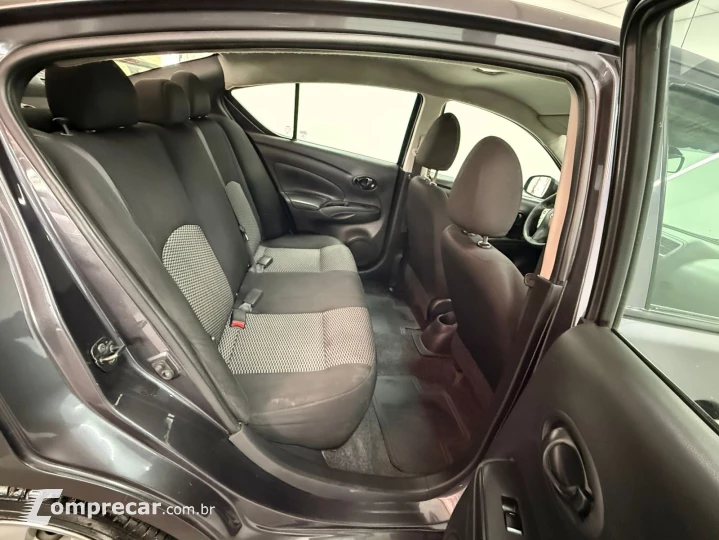 VERSA 1.0 12V FlexStart 4p Mec.