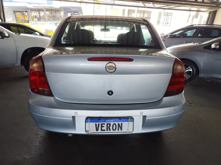 CORSA 1.4 MPFI Premium Sedan 8V