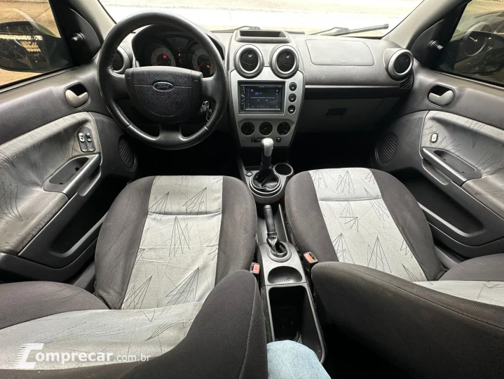 FIESTA 1.6 MPI Class Hatch 8V