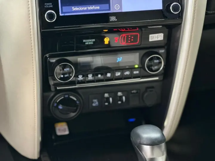 HILUX SW4 2.8 D-4D TURBO DIESEL DIAMOND 7L 4X4 AUTOMÁTICO