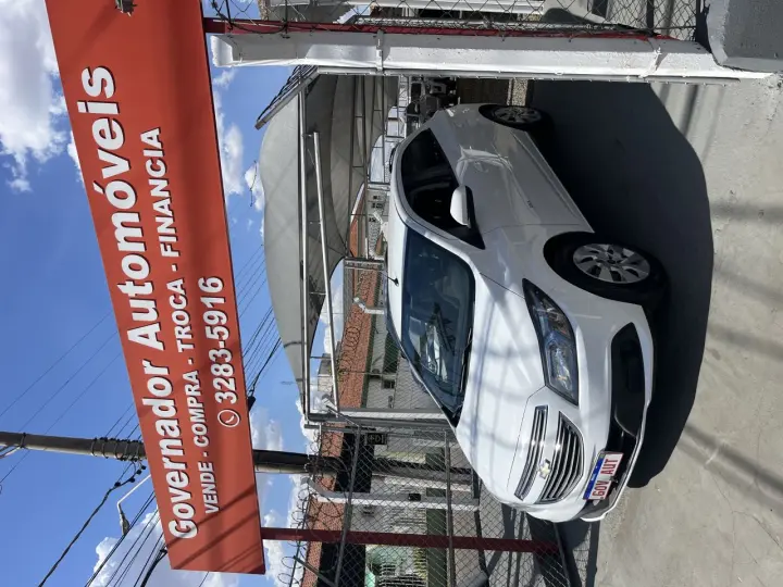 Onix Hatch 1.4 4P FLEX LT AUTOMÁTICO