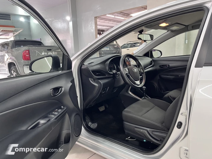 YARIS 1.5 16V Sedan XL