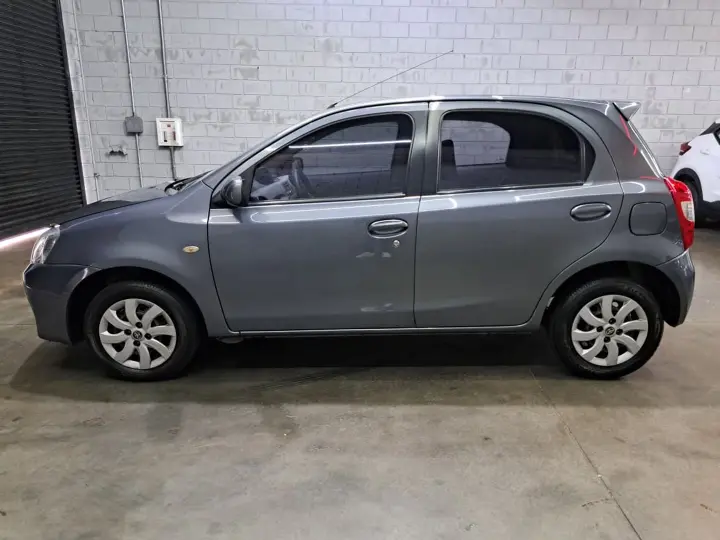 Etios 1.3 Xs 16V Flex 4P Manual