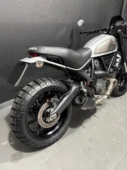 SCRAMBLER 800 ICON