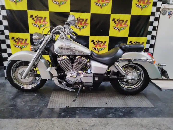 SHADOW 750