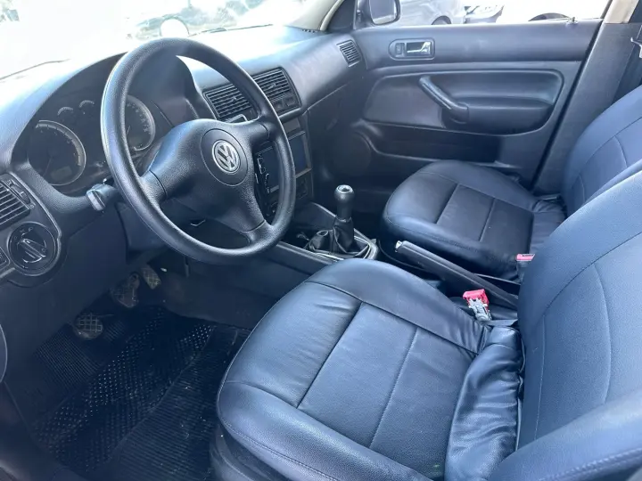 GOLF 1.6 MI Generation 8V