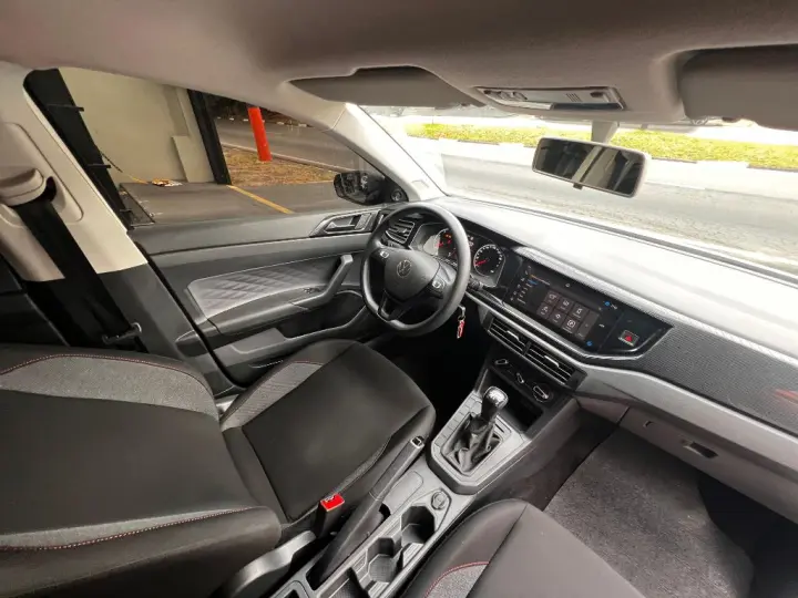 Polo Track 1.0 Flex 12V 5p