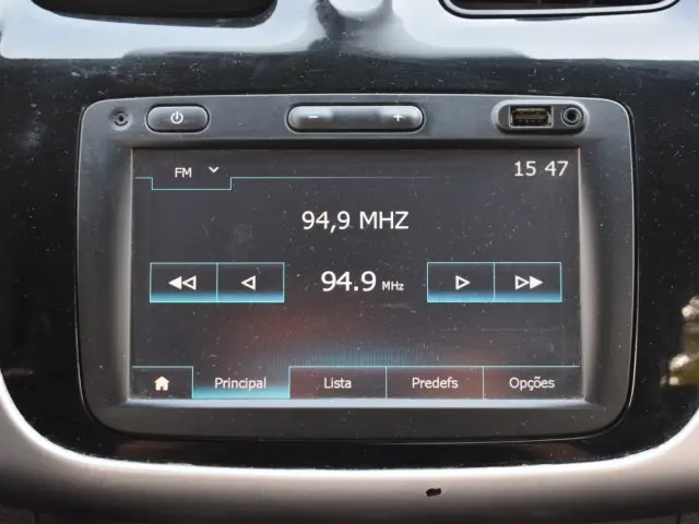 SANDERO - 1.0 12V SCE EXPRESSION 4P MANUAL