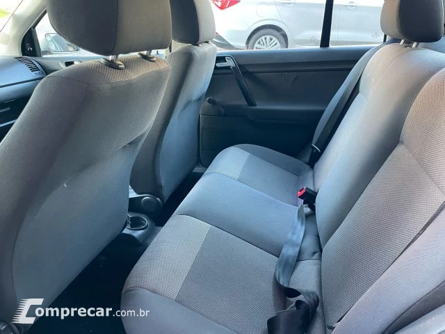 POLO SEDAN - 1.6 MI 8V 4P MANUAL