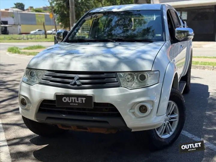 L200 TRITON 3.5 HPE 4X4 CD V6 24V FLEX 4P AUTOMÁT