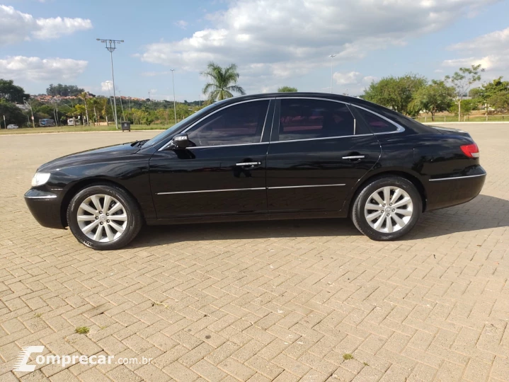 AZERA 3.3 MPFI GLS Sedan V6 24V