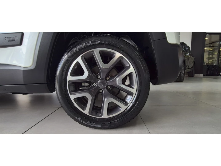 RENEGADE 1.8 16V Longitude