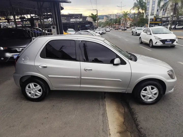 CELTA 1.0 MPFI LT 8V