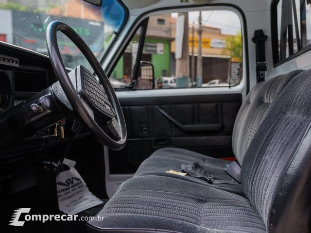 D20 - 4.0 CUSTOM DE LUXE CS 8V TURBO 2P MANUAL