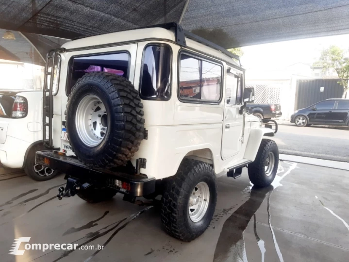 BANDEIRANTE 3.7 Bj50lv 4X4 Teto Rigido