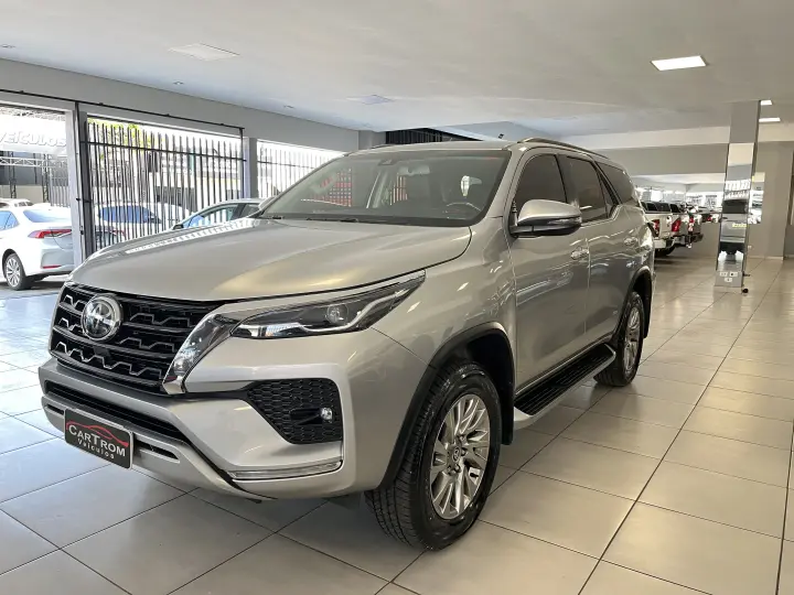 HILUX SW4 2.8 D-4d Turbo SRX 7L 4X4