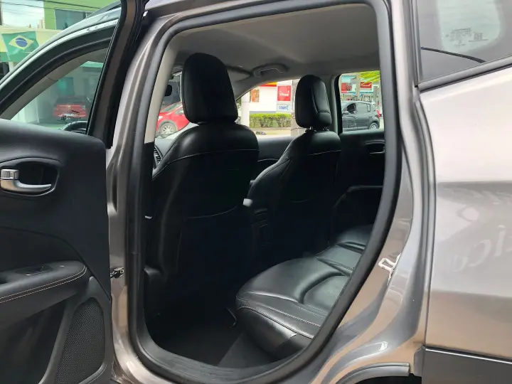 Compass 2.0 16V Flex Longitude Automático