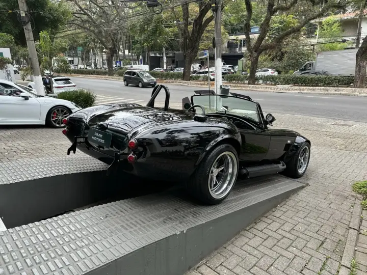 COBRA 5.0 V8 Réplica