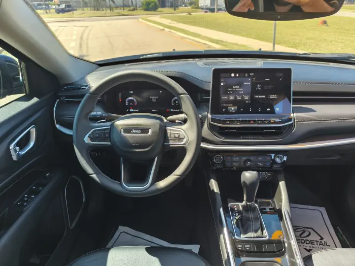 COMMANDER 1.3 T270 TURBO FLEX LONGITUDE AT6