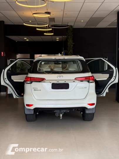 HILUX SW4 2.8 D-4d Turbo Diamond 7L 4X4