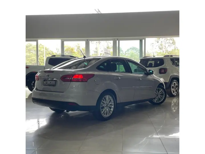 FOCUS 2.0 SE 16V FLEX 4P POWERSHIFT