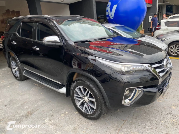 HILUX SW4 2.8 D-4d Turbo SRX Platinum 7L 4X4